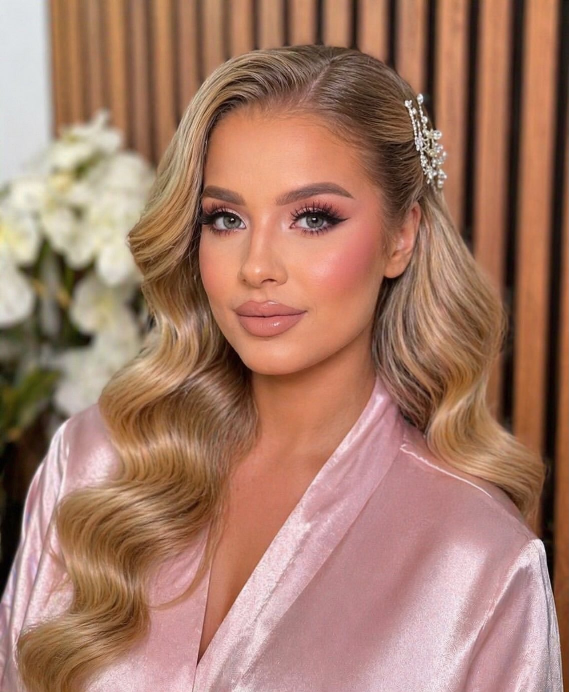 Hollywood Waves With Sparkling Bridal Hair Clip