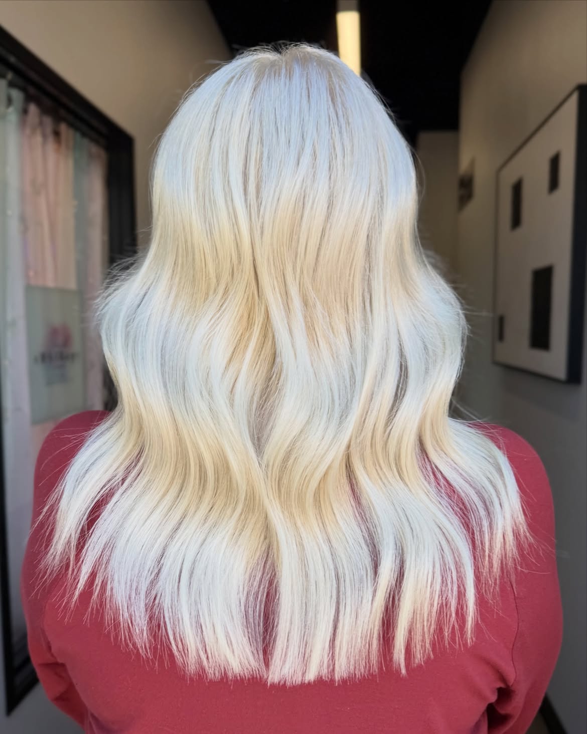 ICY Platinum Blonde Beachy Waves Style