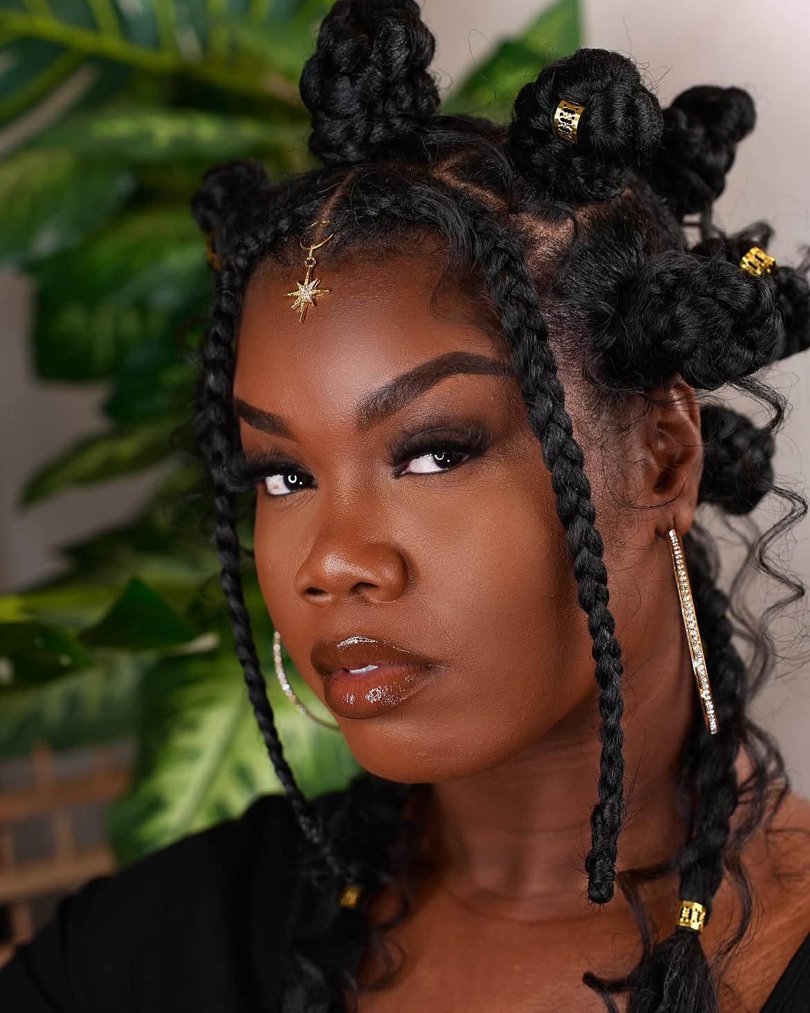 Intricate Bantu Knots With Braided Accents