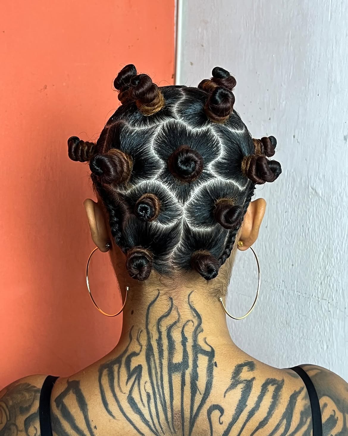 Intricate Bantu Knots With Geometric Parting