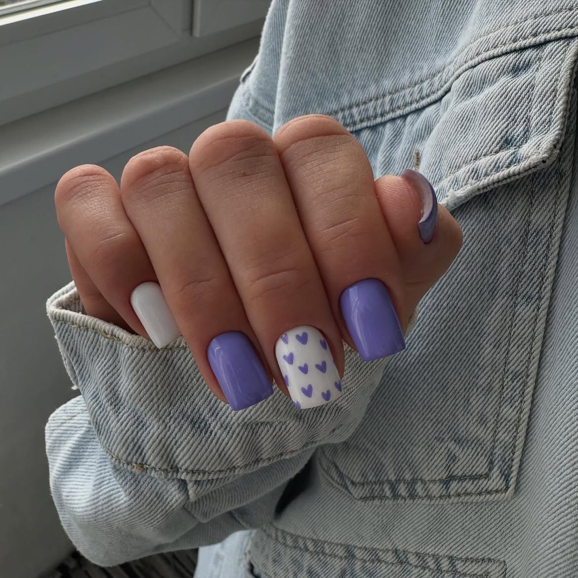 Lavender and White Heart Accent Nails