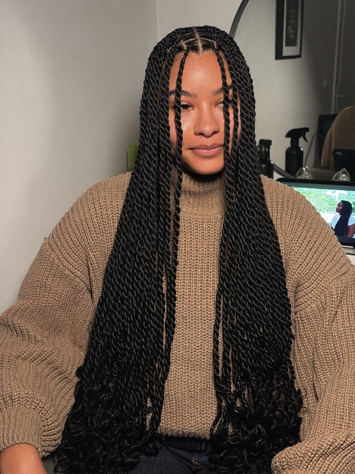 Long Defined Kinky Twists With Curly Ends