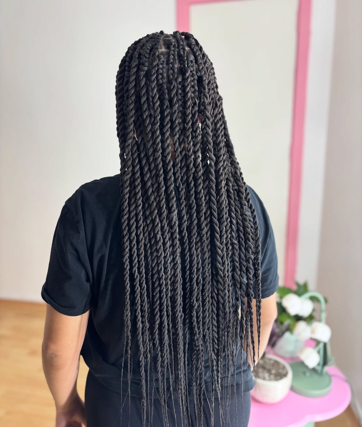 Long Flowing Kinky Twists With Defined Parts