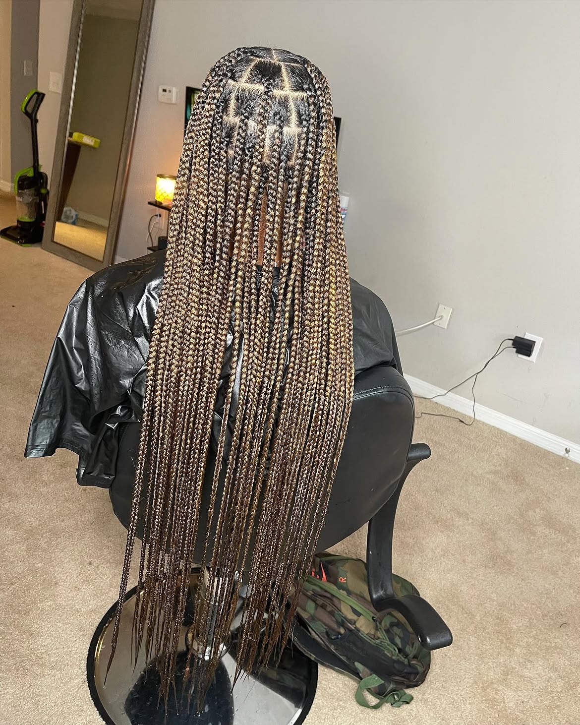 Long Honey Blonde Ombre Knotless Braids