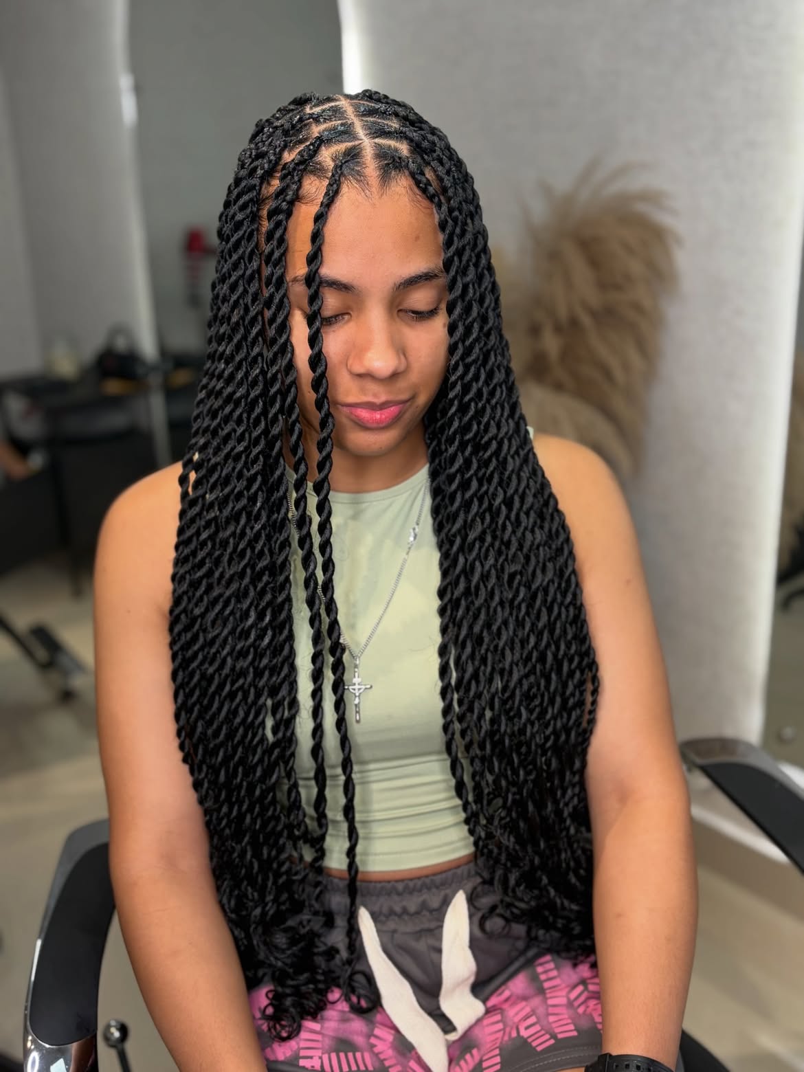 Long Jumbo Kinky Twists With Defined Parts