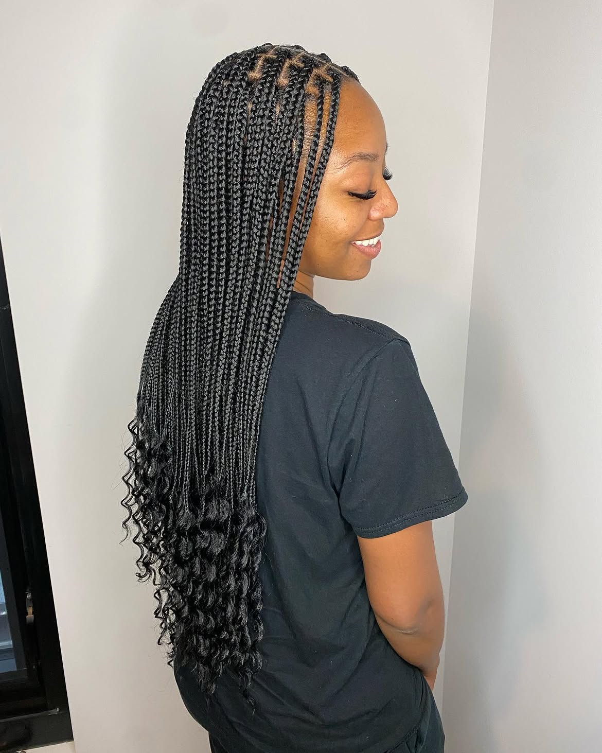 Medium Knotless Braids With Curly Ends