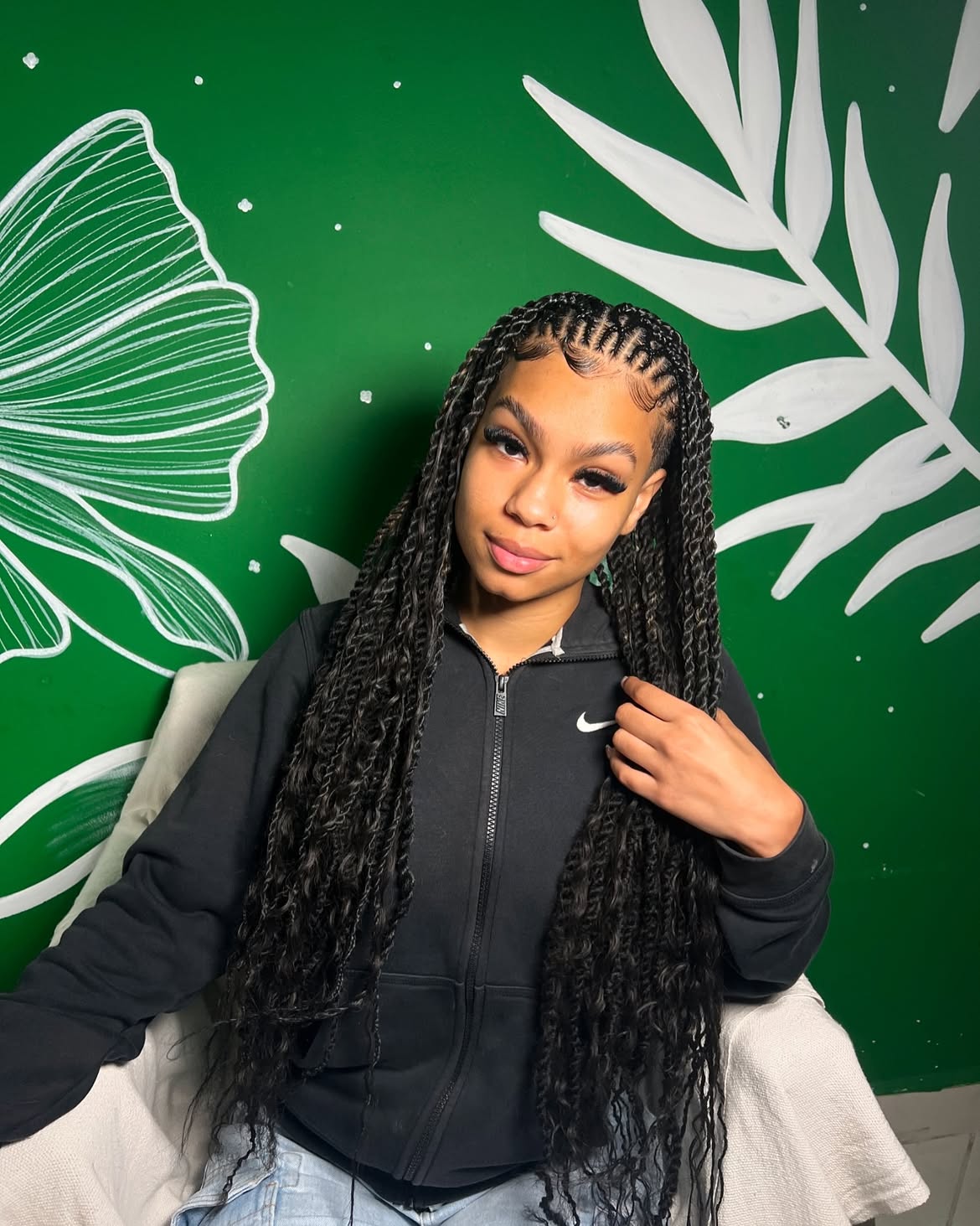 Mid-Back Goddess Knotless Braids With Defined Curls