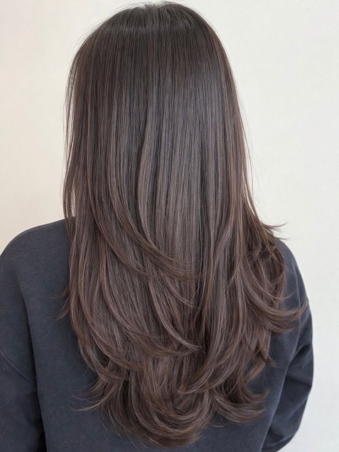 Modern Layered Cut With Subtle Ash Brown Tones
