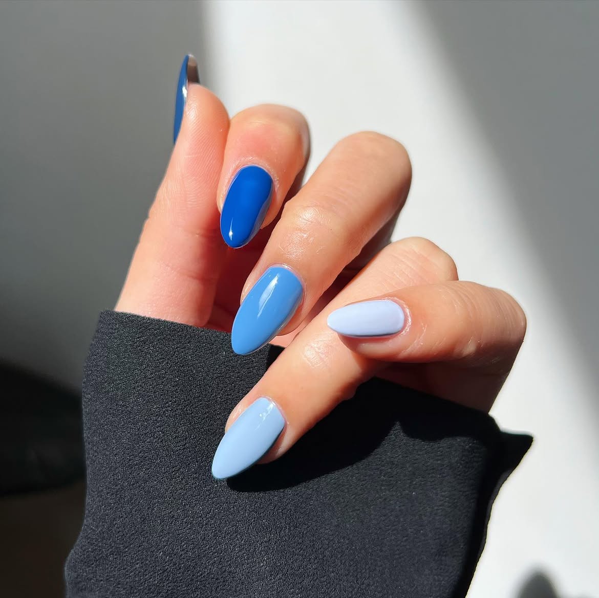 Ombre Gradient Blue Almond Nails