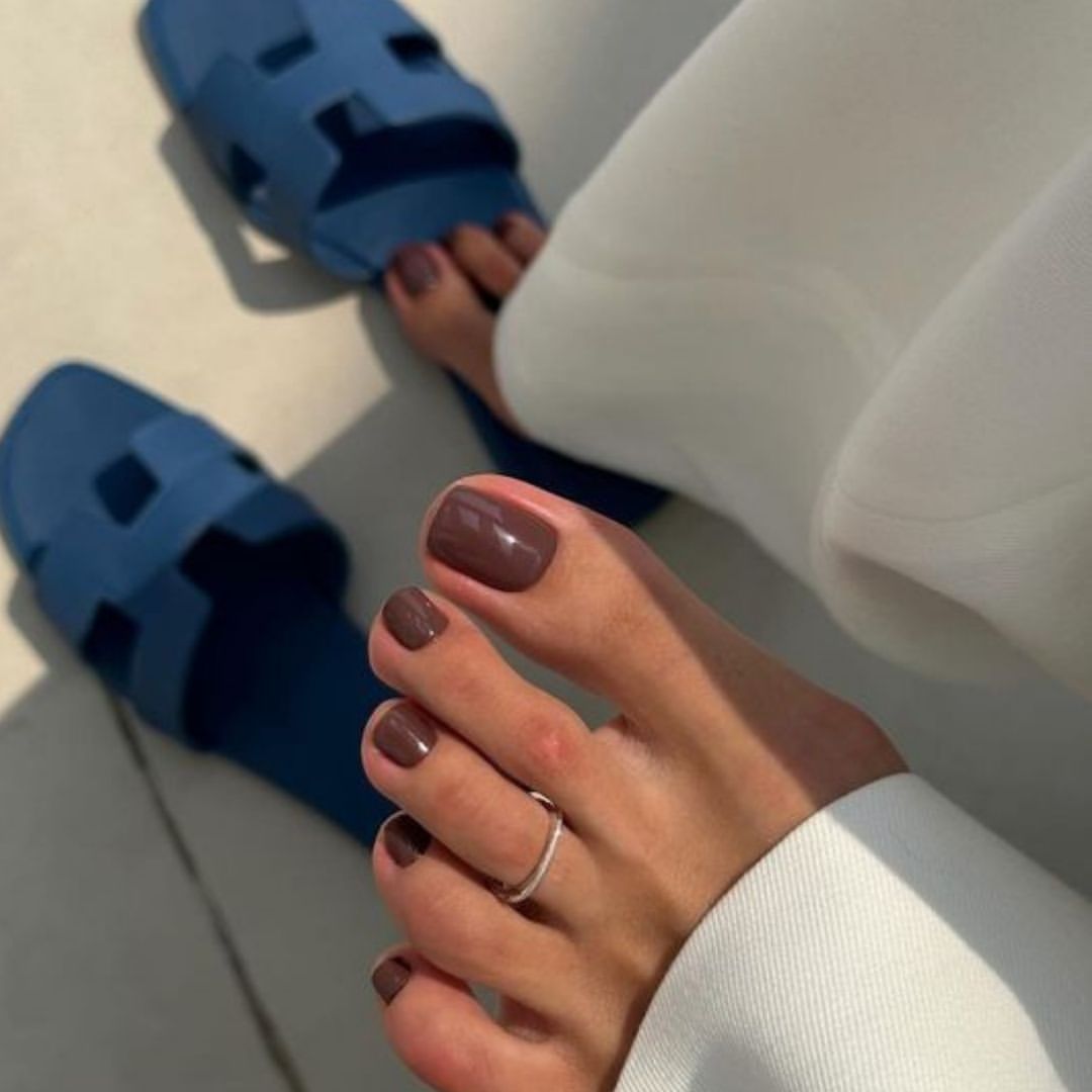 Rich Chocolate Brown Glossy Pedicure