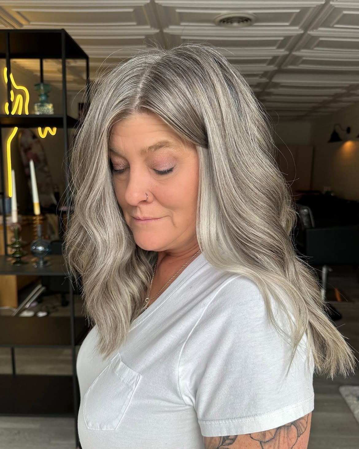 Salt and Pepper Waves With Face-Framing Strands