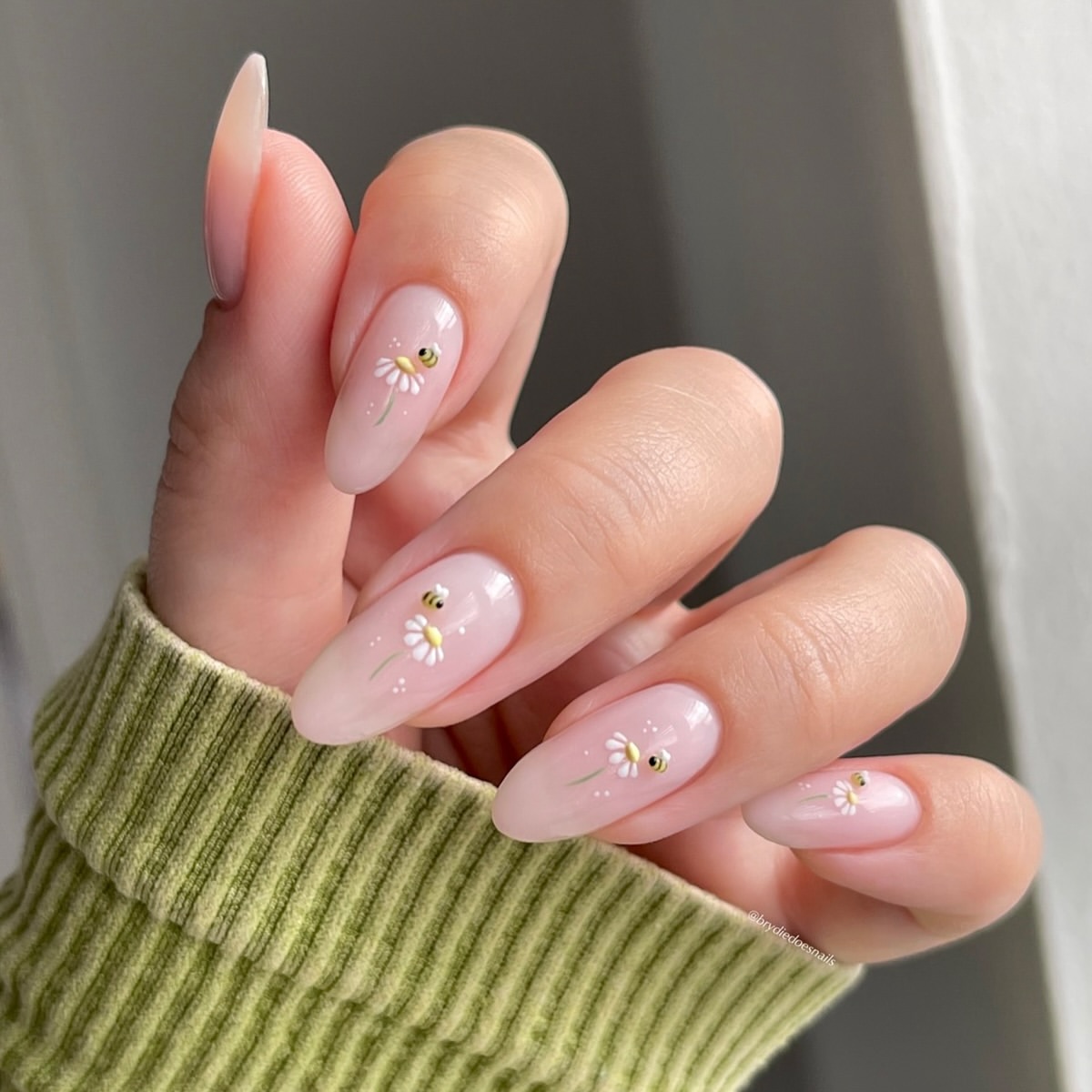 Sheer Pink Daisy And Honeybee Almond Nails
