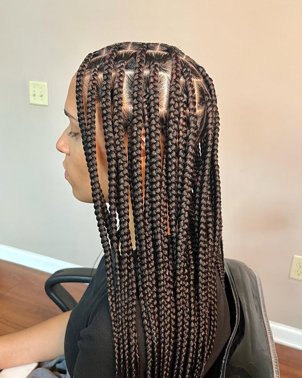 Sleek Mid-Back Medium Knotless Braids