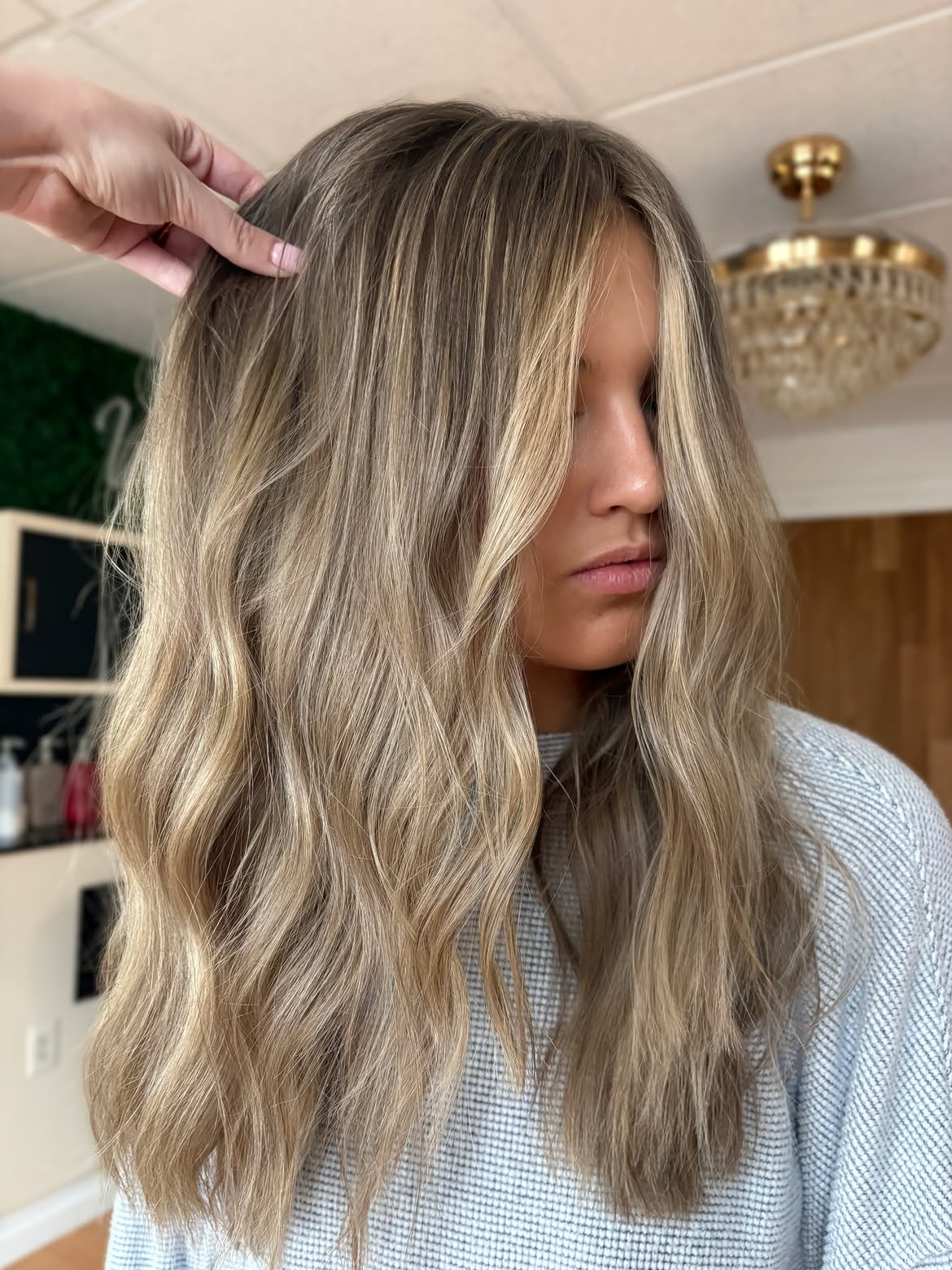 Soft Dimensional Shadow Root On Beachy Waves