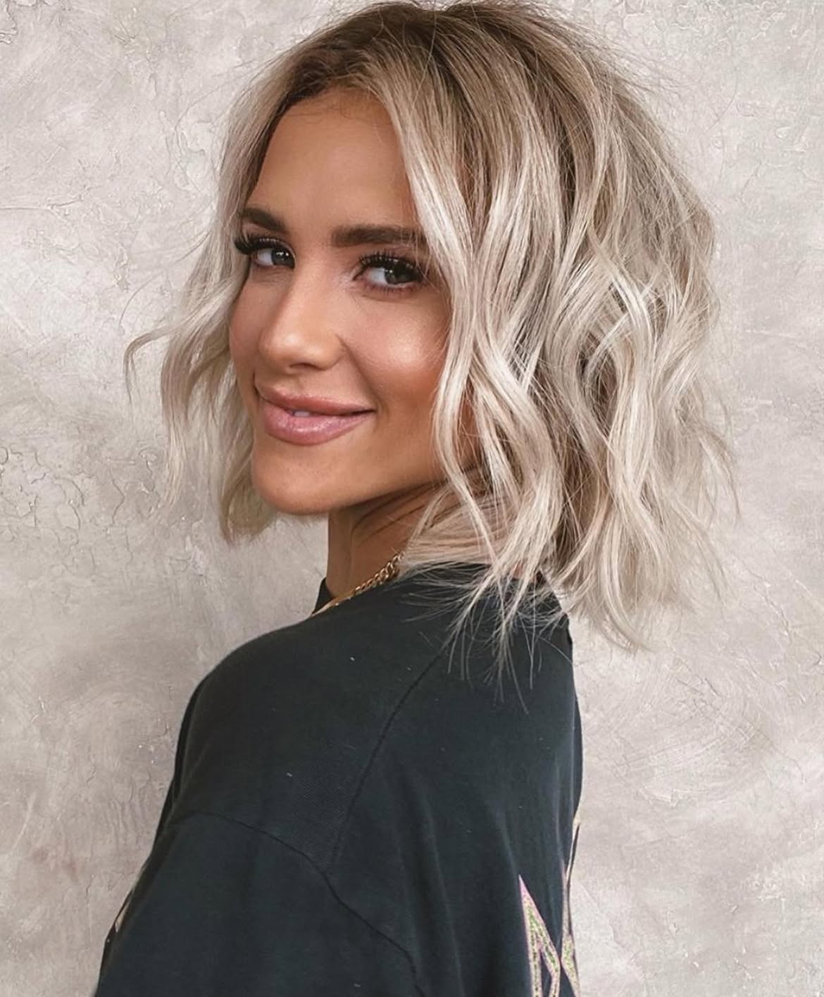 Tousled Bronde Bob With Beachy Waves