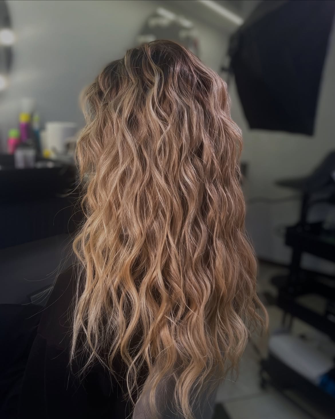 Tousled Honey Blonde Beach Waves With Subtle Highlights