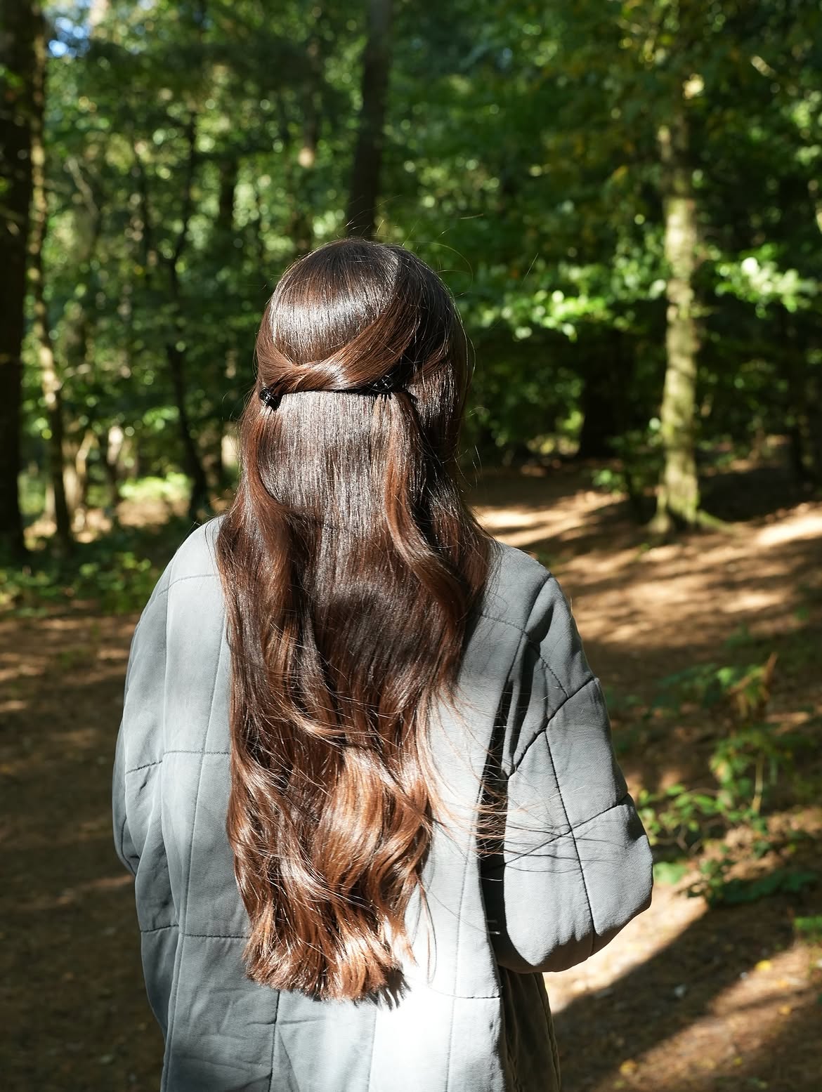 Twisted Half-Up Half-Down With Loose Waves