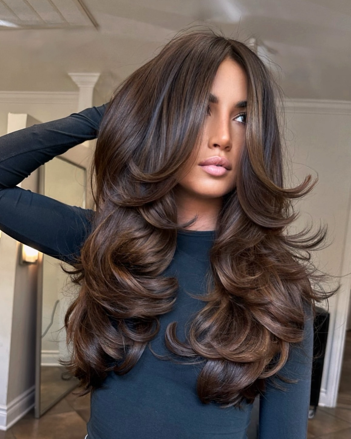 Voluminous Layered Blowout With Face Framing Layers