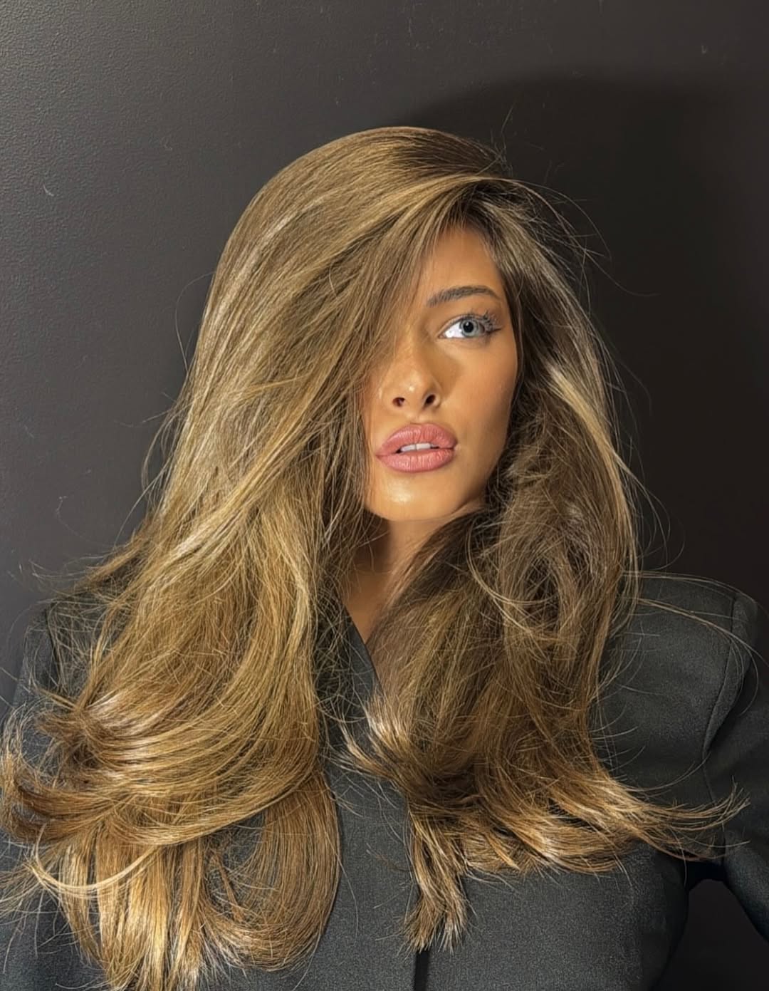 Y2K Veronica Lake Waves With Honey Balayage